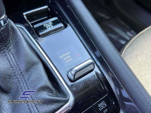 2022 Jeep Compass Latitude Lux photo 28