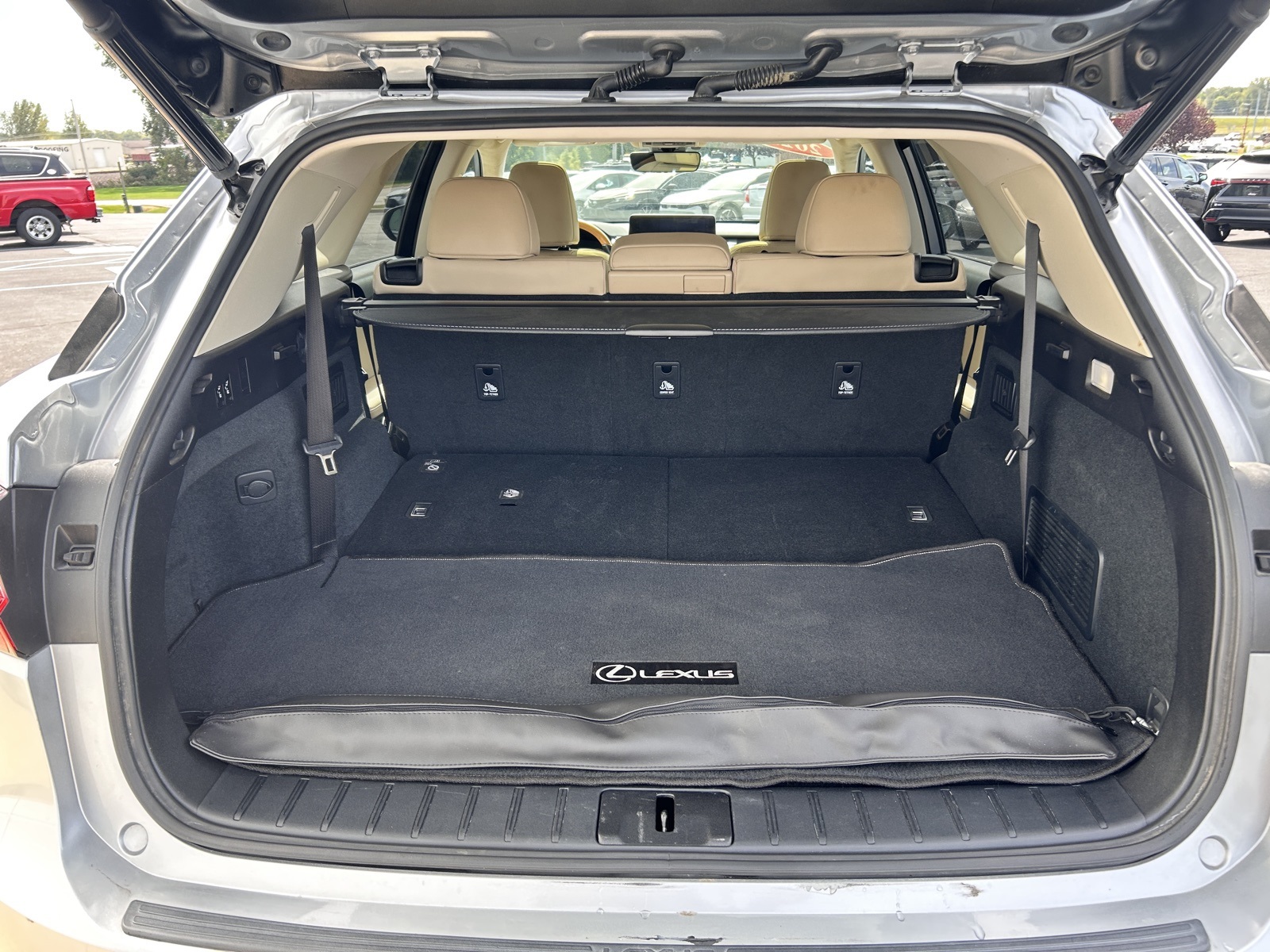 2022 Lexus RX 350L photo 9