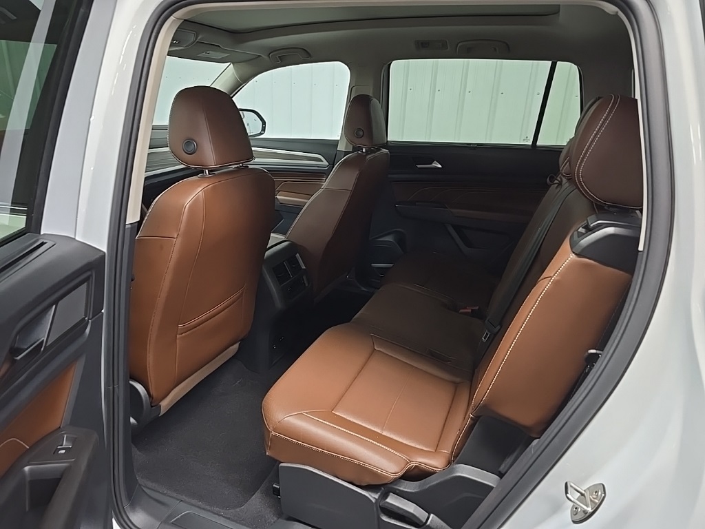 2022 Volkswagen Atlas SEL photo 30