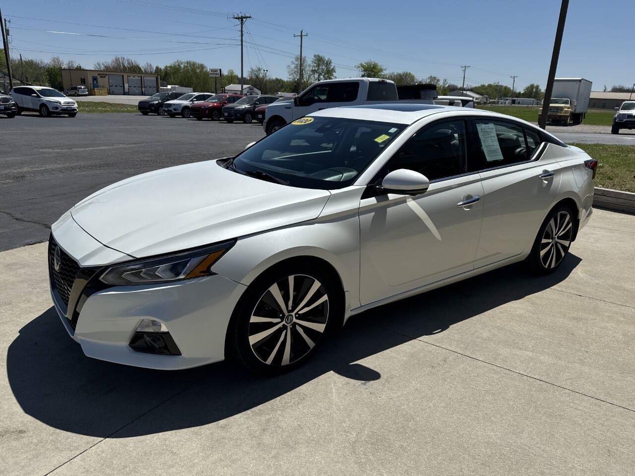 2020 Nissan Altima Platinum photo 3