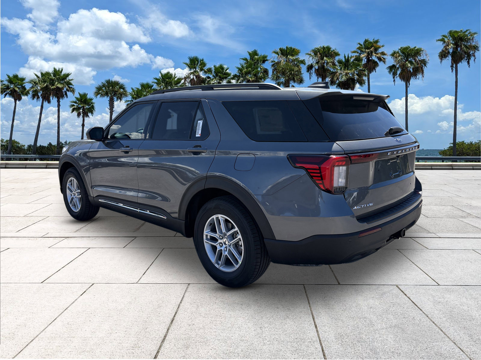 2025 Ford Explorer photo 5