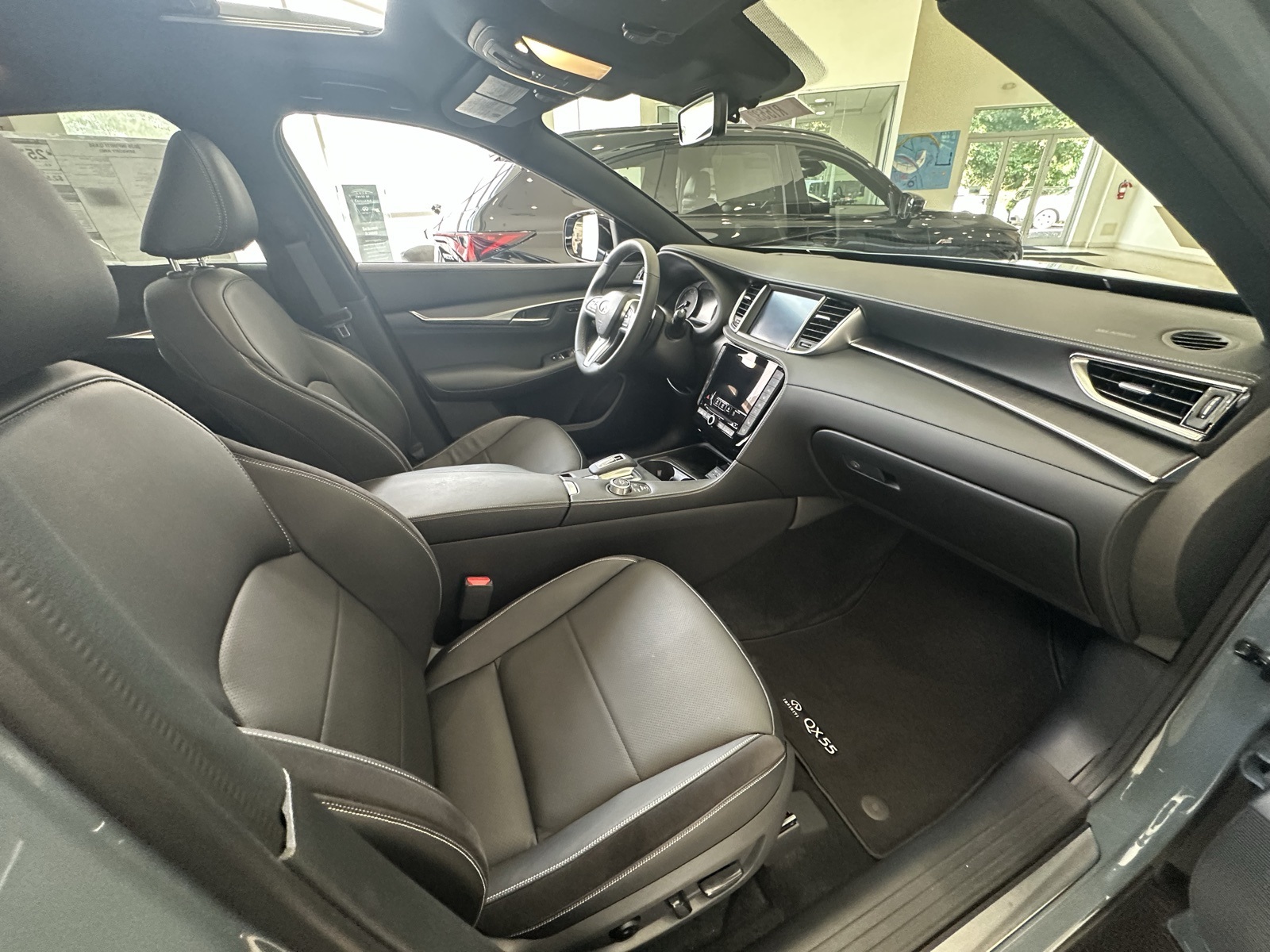 2025 Infiniti QX55 Sensory photo 37