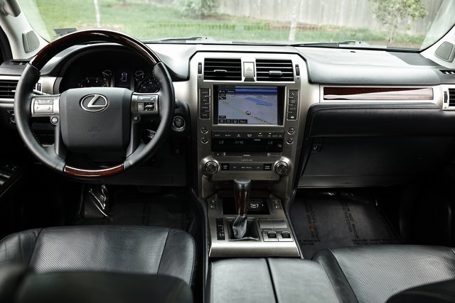 2019 Lexus GX 460 photo 25