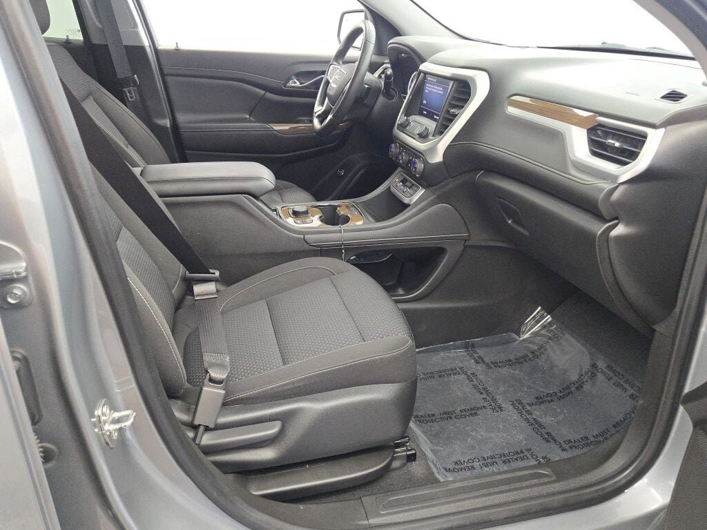 2023 Gmc Acadia SLE photo 4