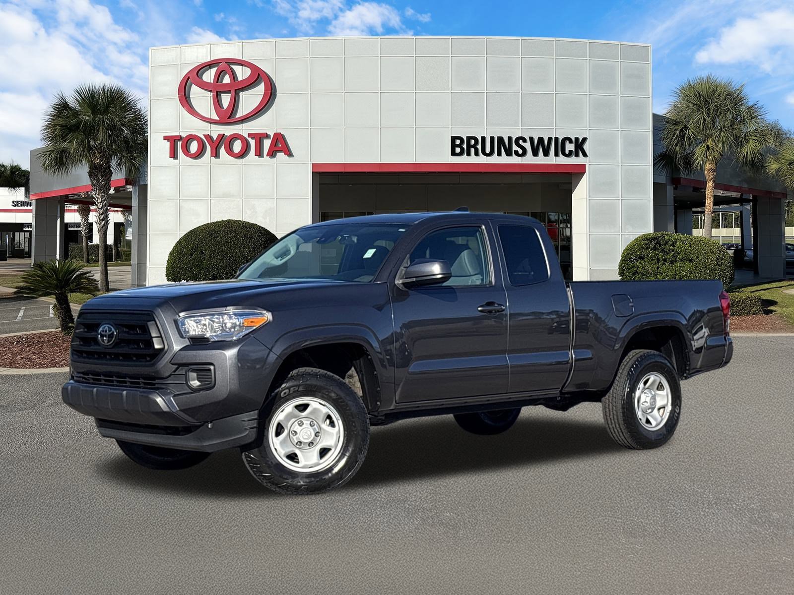 2023 Toyota Tacoma SR's photo