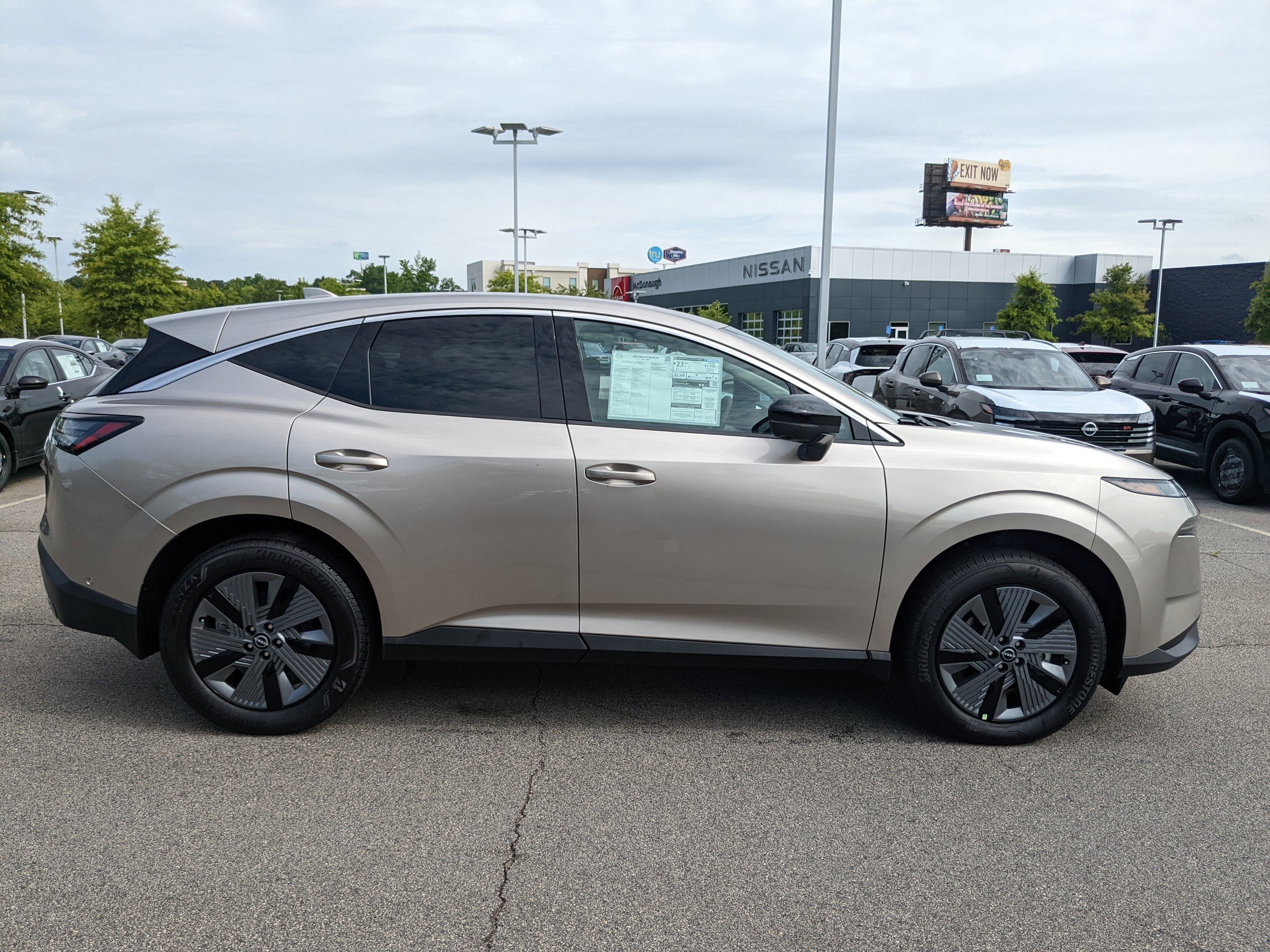 2025 Nissan Murano SL photo 2