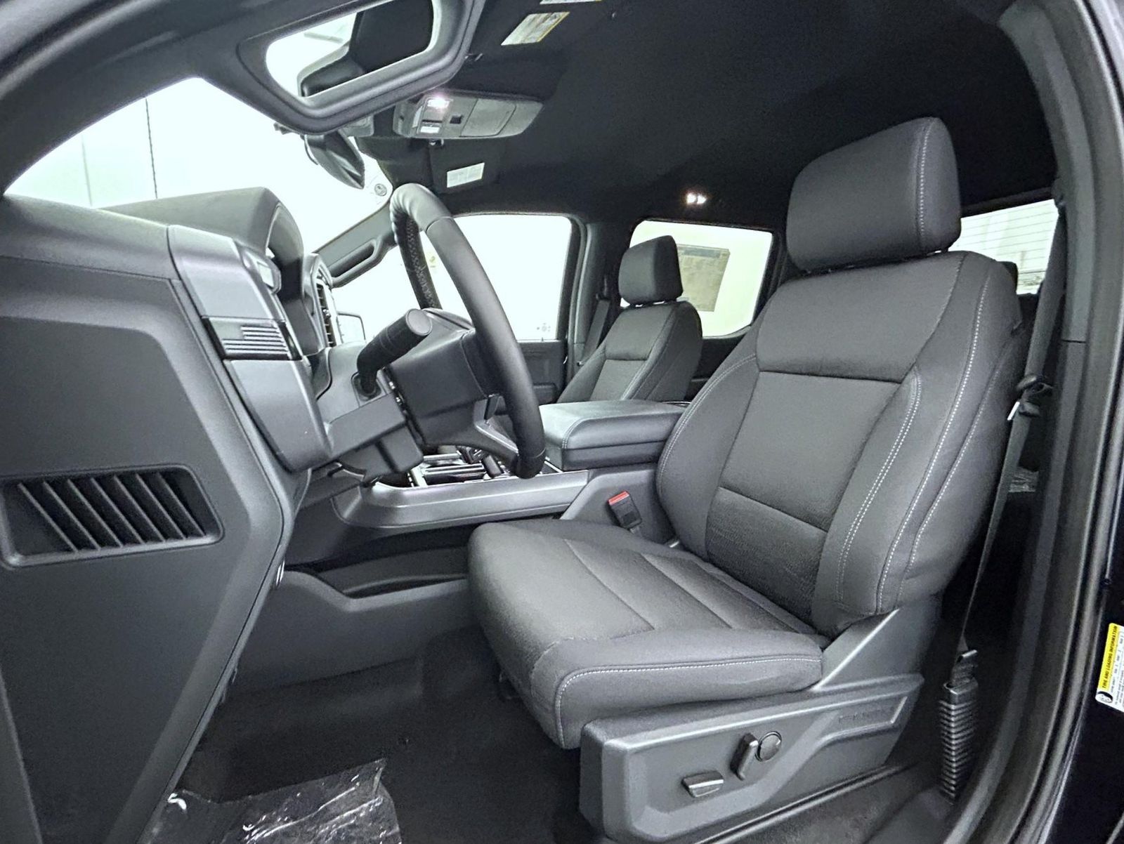 2025 Ford F-150 XLT photo 7