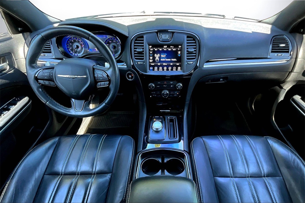 2019 Chrysler 300 S photo 13