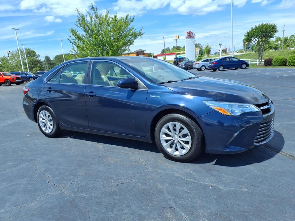 2015 Toyota Camry Hybrid LE photo 8