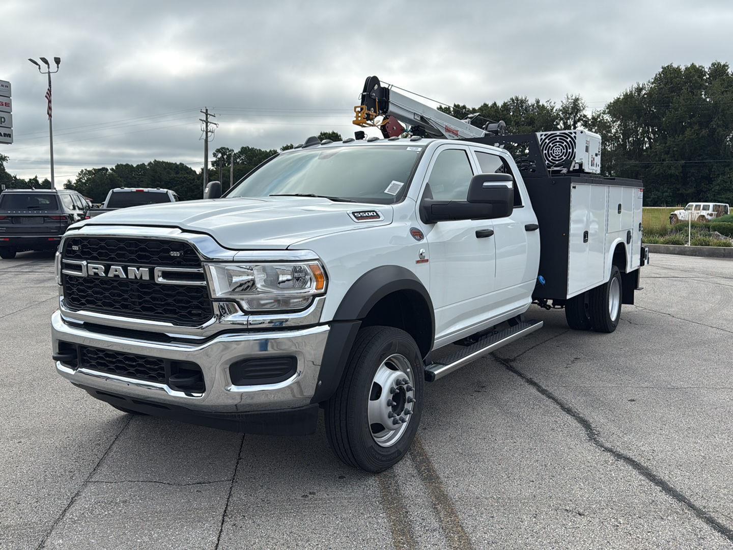 2024 Ram 5500 Tradesman photo 2