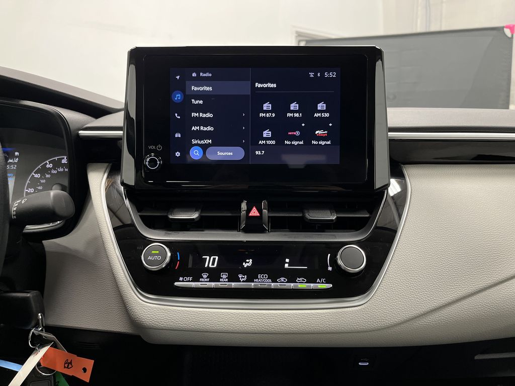 2024 Toyota Corolla LE photo 7
