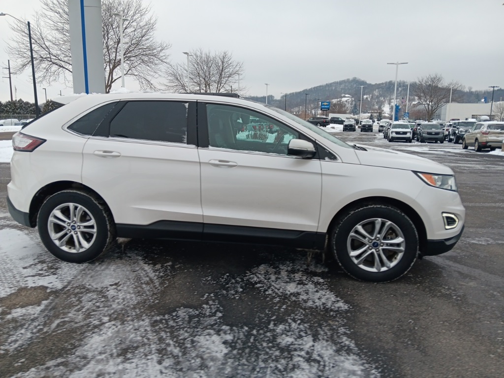 2017 Ford Edge SEL photo 4