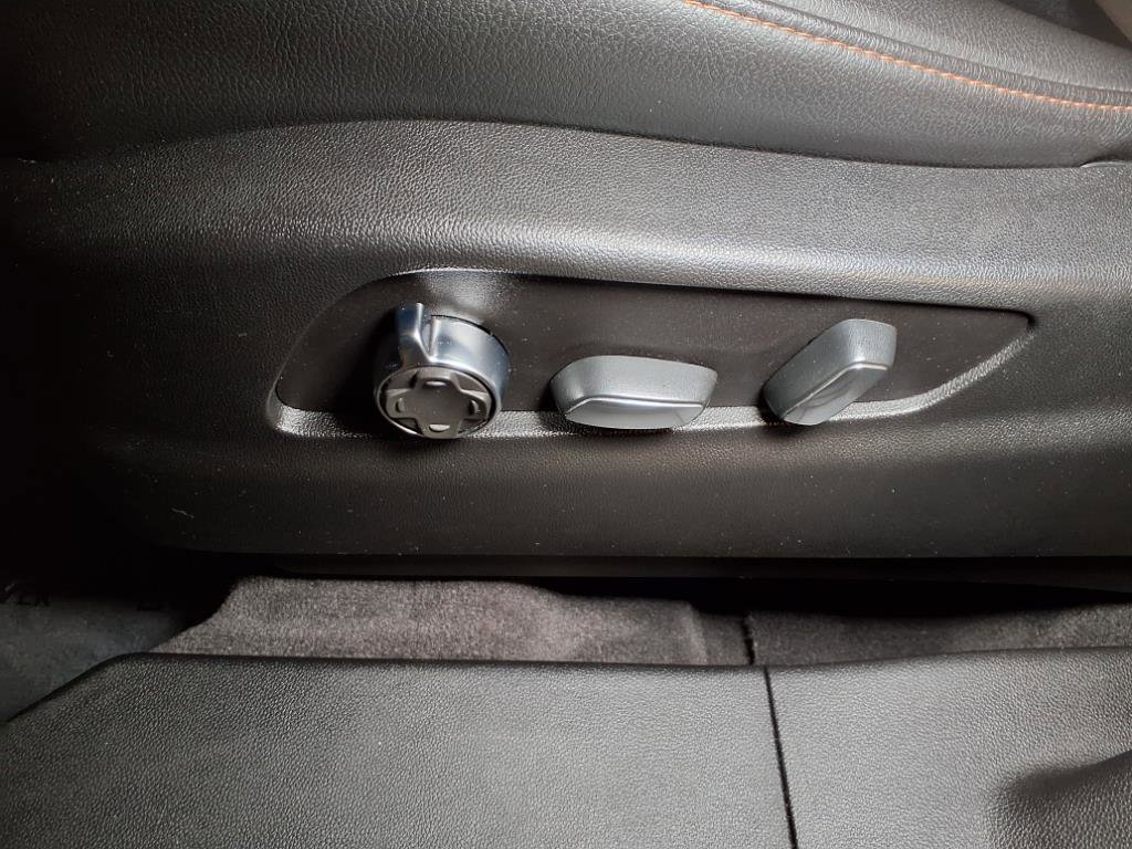 2020 Toyota RAV4 LE photo 17