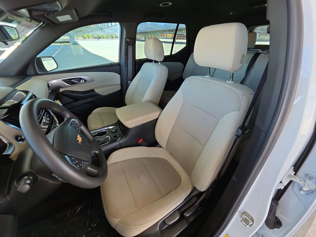 2022 Chevrolet Traverse LS photo 17