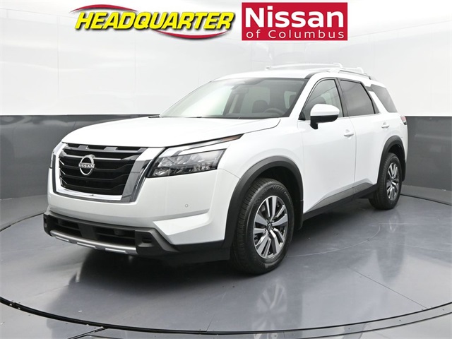 2025 Nissan Pathfinder SL's photo
