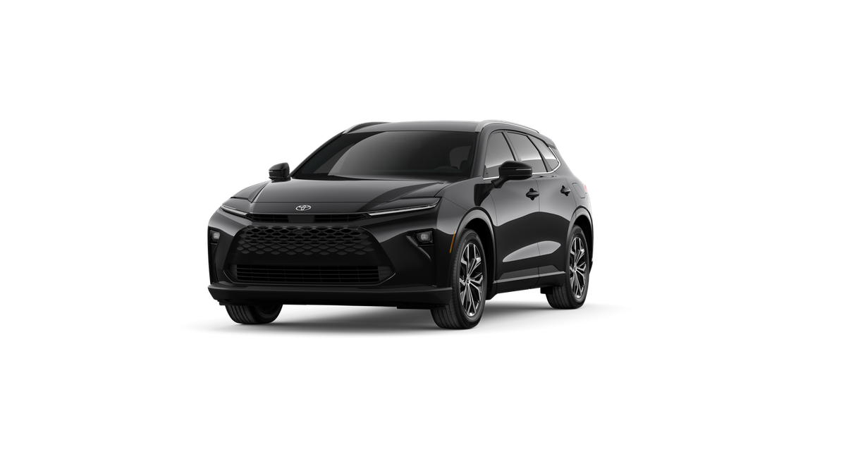 2026 Toyota Crown Signia XLE's photo