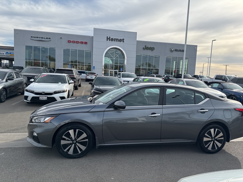 2022 Nissan Altima 2.5 SV photo 4