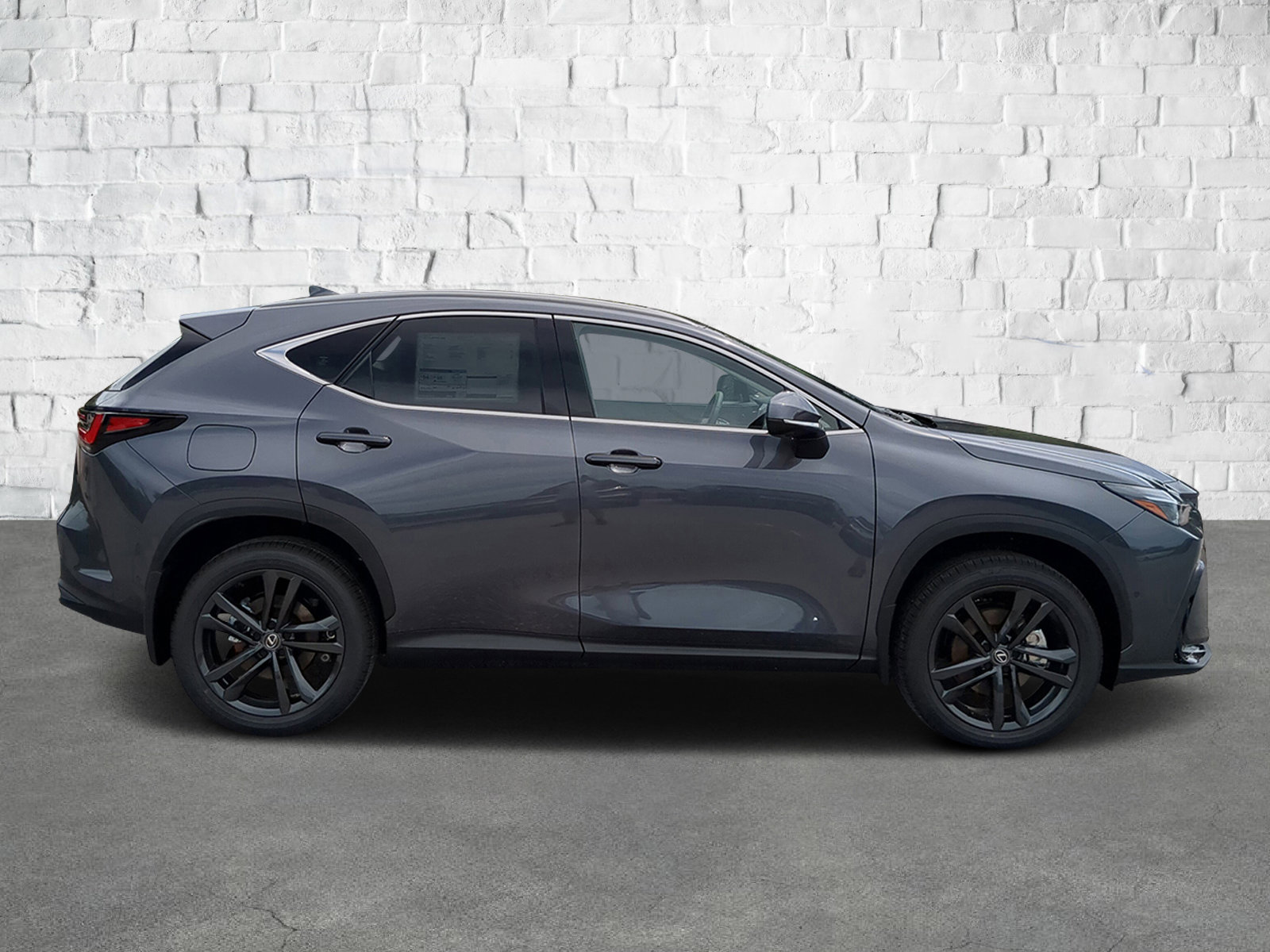 2025 Lexus NX 450h+ Luxury AWD photo 3