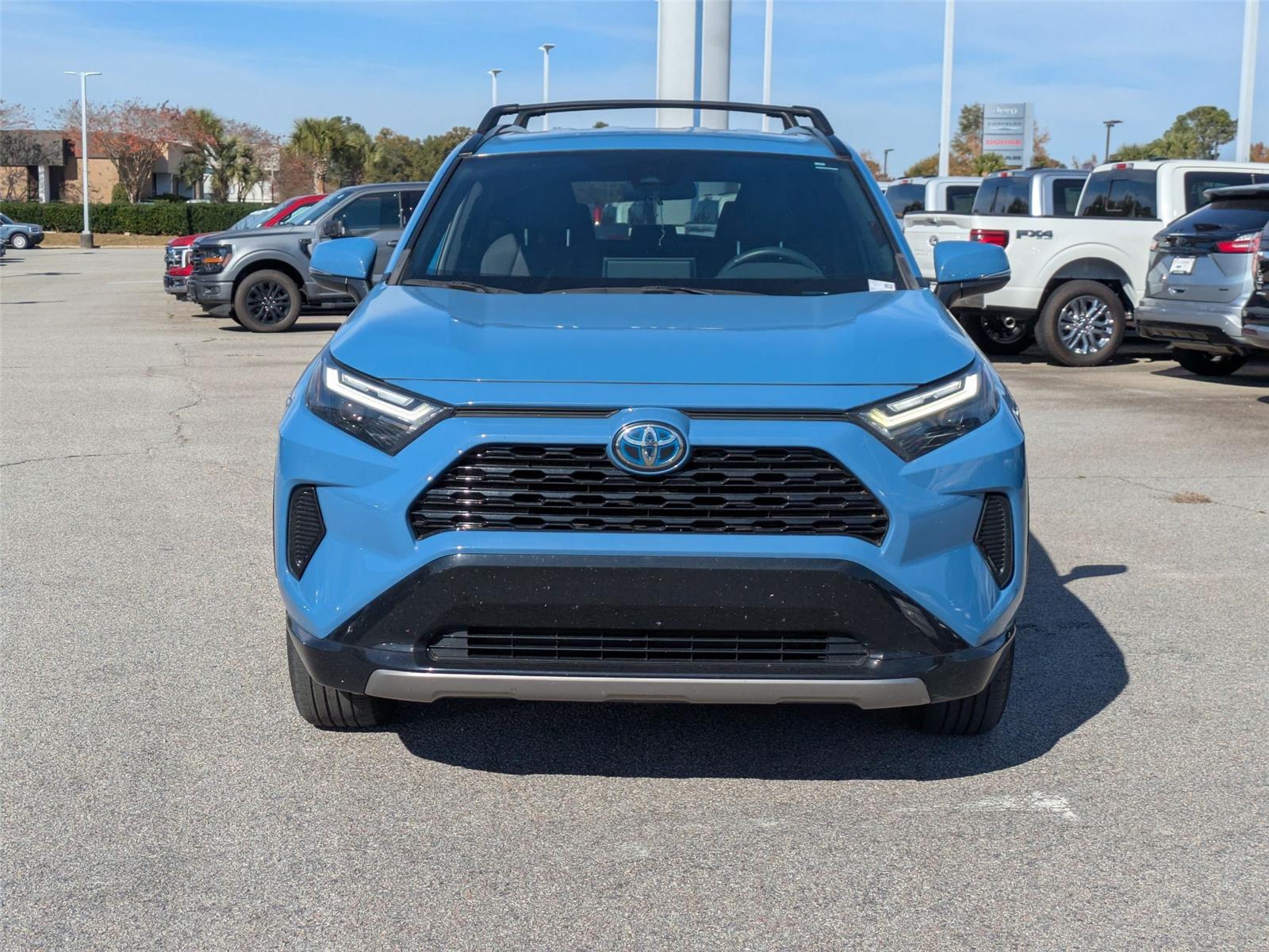 2023 Toyota RAV4 Hybrid SE photo 2