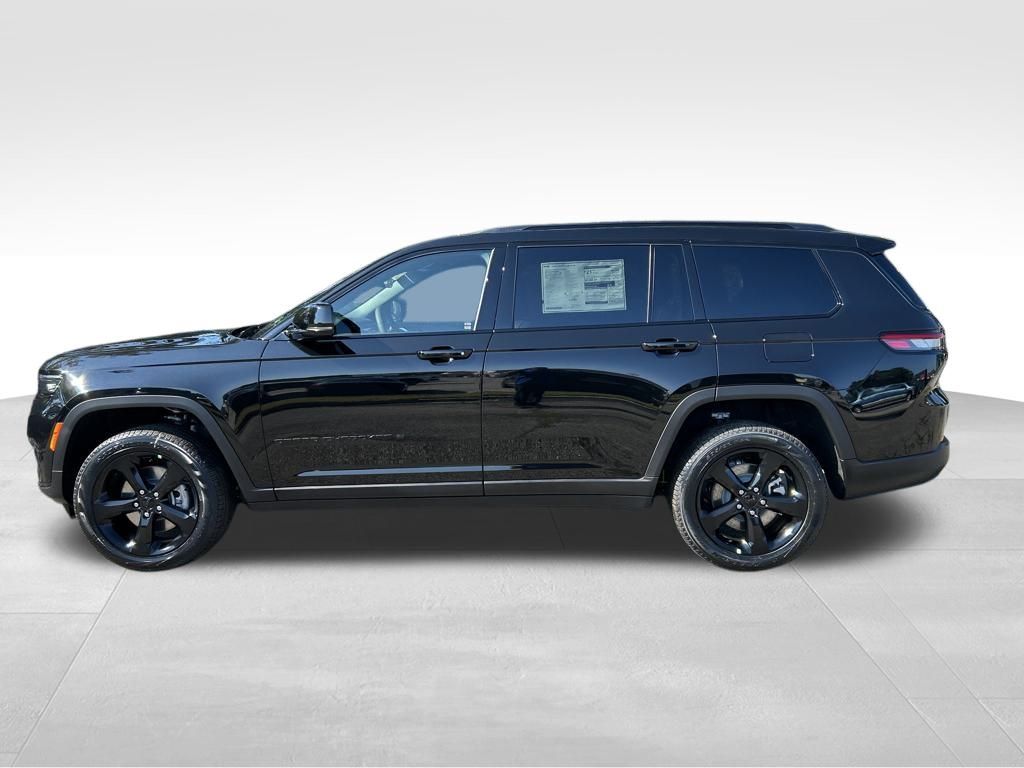 2025 Jeep Grand Cherokee Limited photo 3