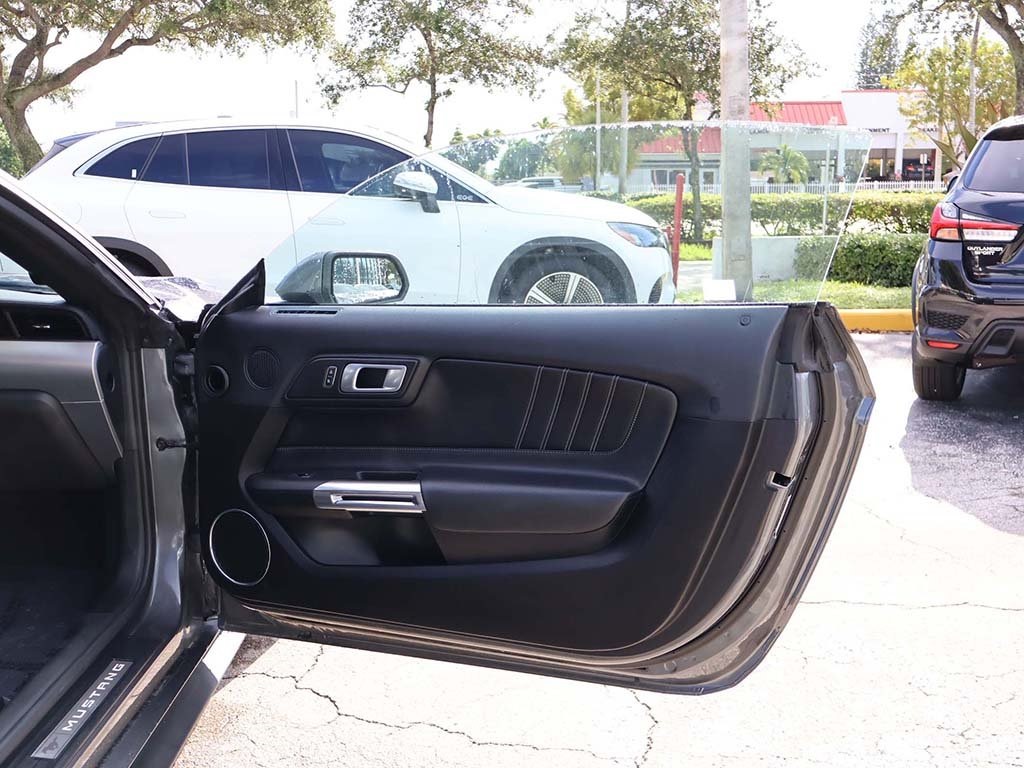 2022 Ford Mustang EcoBoost Premium photo 27