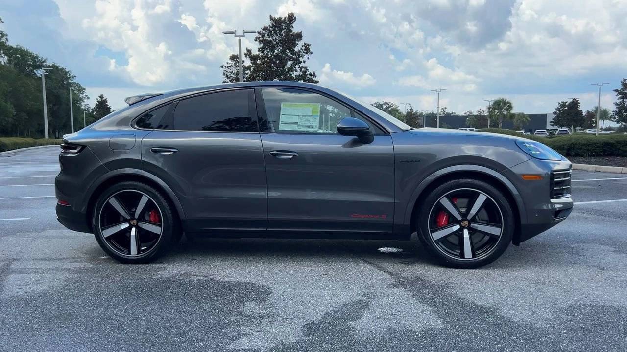 2025 Porsche Cayenne E-Hybrid Coupe photo 9