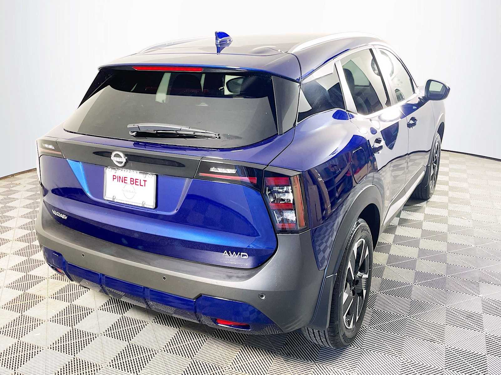 2025 Nissan Kicks SV photo 2