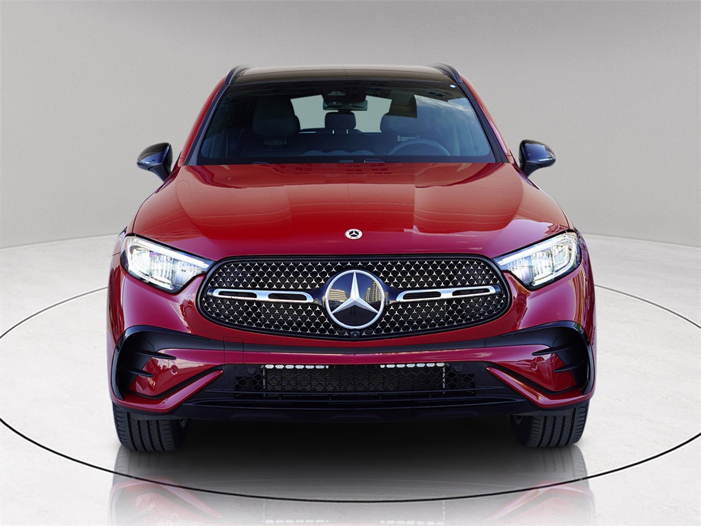 2025 Mercedes Benz GLC 300 photo 2