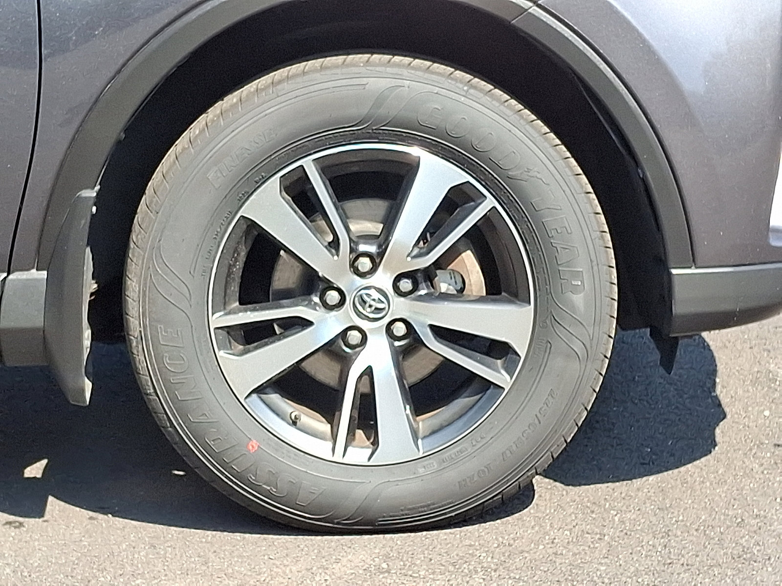 2018 Toyota RAV4 XLE photo 8