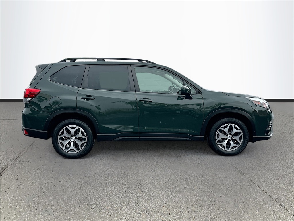 2024 Subaru Forester Premium Base photo 8