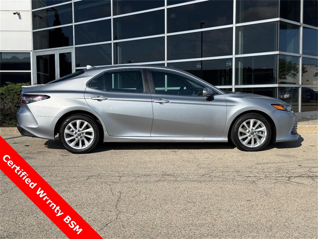 2023 Toyota Camry LE photo 2