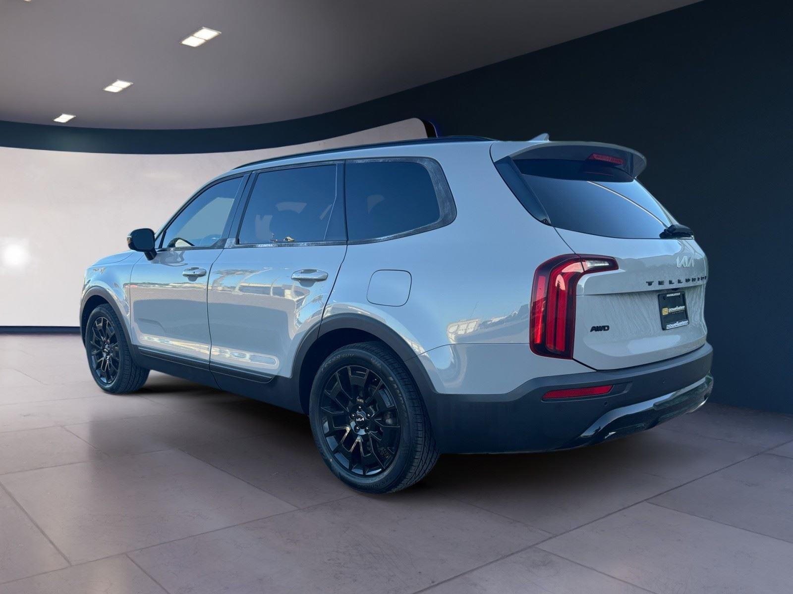 2022 Kia Telluride SX photo 3
