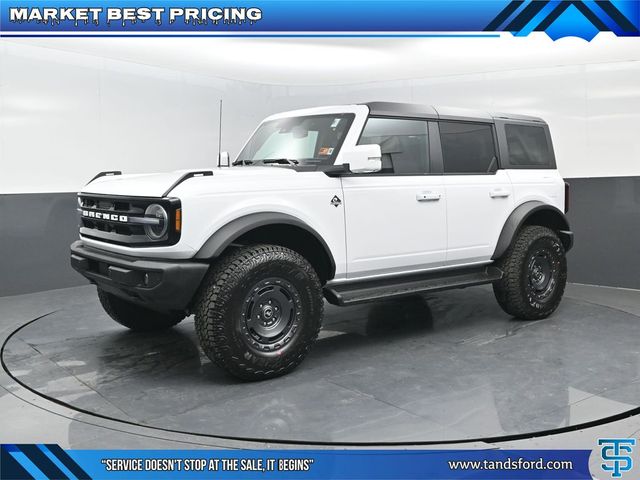 2025 Ford Bronco 4-Door Outer Banks's photo