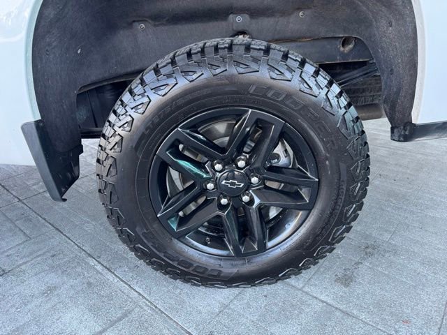 2024 Chevrolet Silverado 1500 LT Trail Boss photo 3
