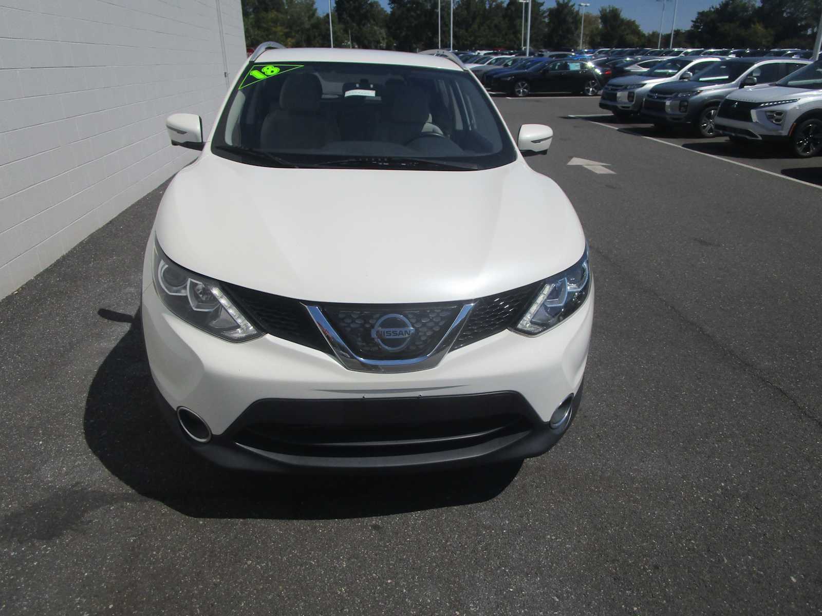 2018 Nissan Rogue Sport SV photo 2