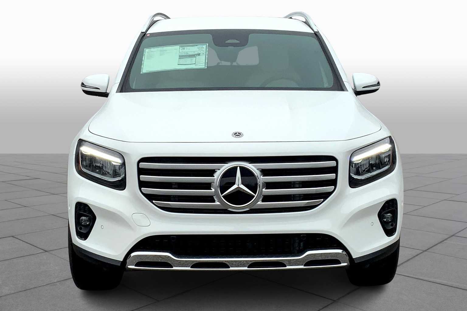2025 Mercedes Benz GLB 250 photo 3