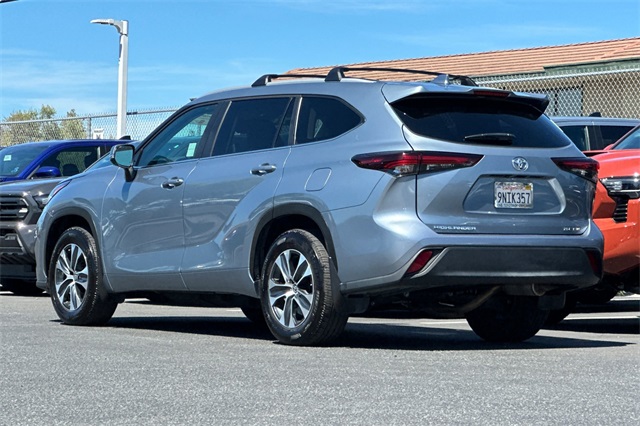 2024 Toyota Highlander XLE photo 4