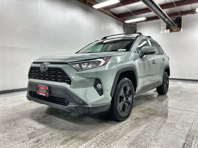 2021 Toyota RAV4 XLE's photo