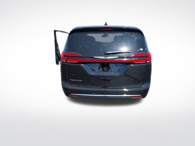 2026 Chrysler Pacifica photo 19