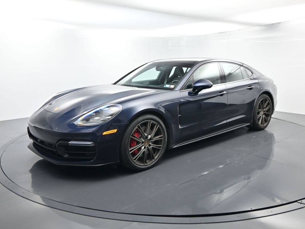 2020 Porsche Panamera GTS's photo