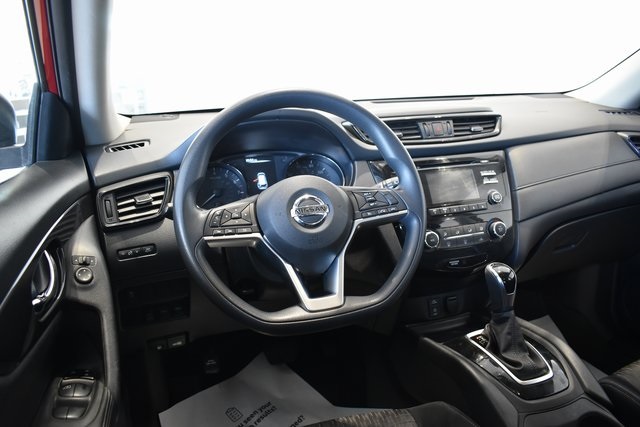 2017 Nissan Rogue S photo 14