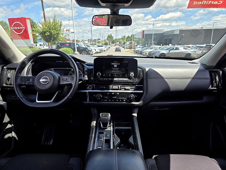 2024 Nissan Pathfinder SV photo 10