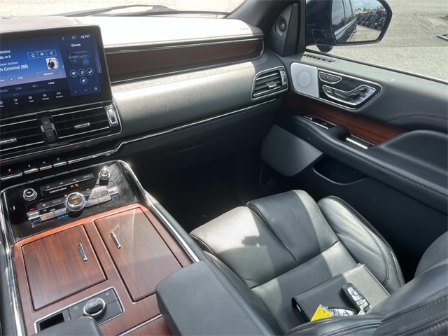 2022 Lincoln Navigator L Reserve photo 16