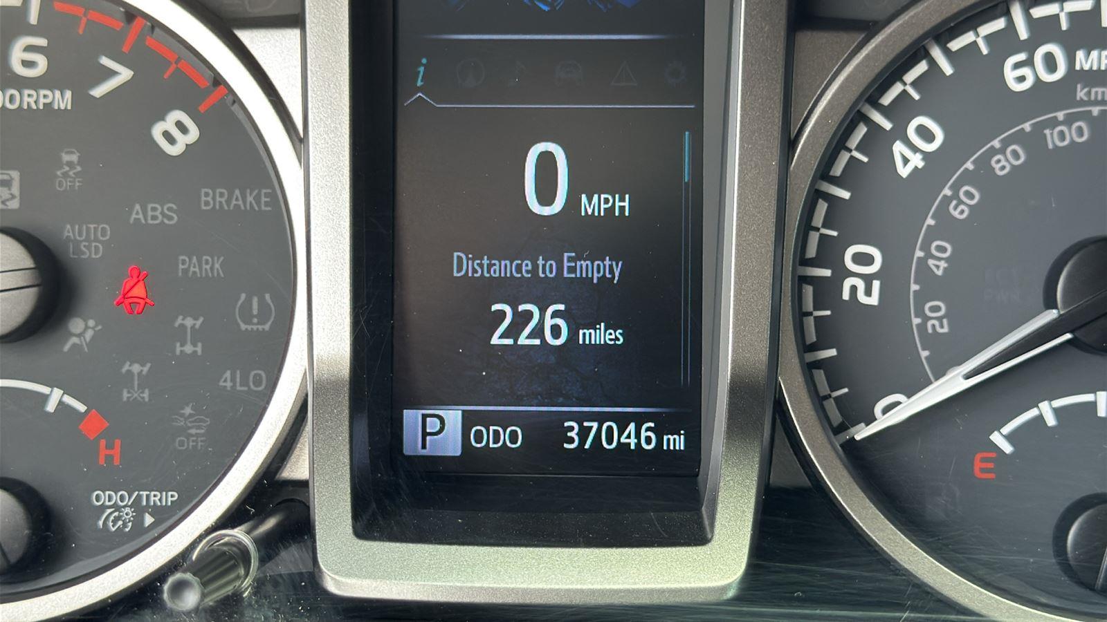 2022 Toyota Tacoma SR5 photo 10