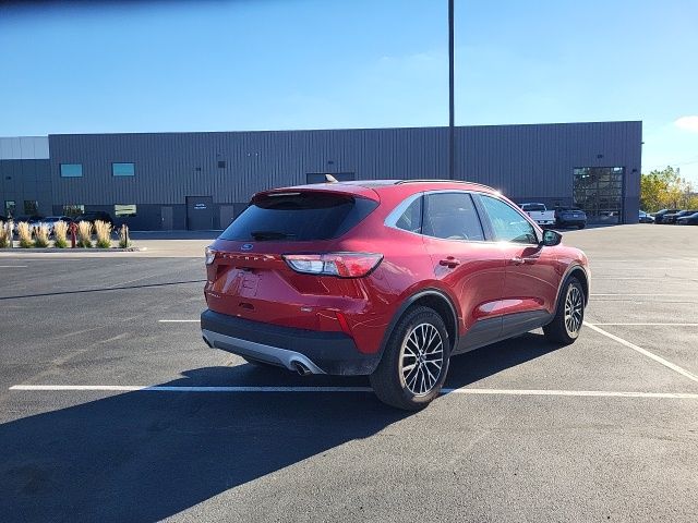 2022 Ford Escape Plug-In Hybrid Titanium photo 2