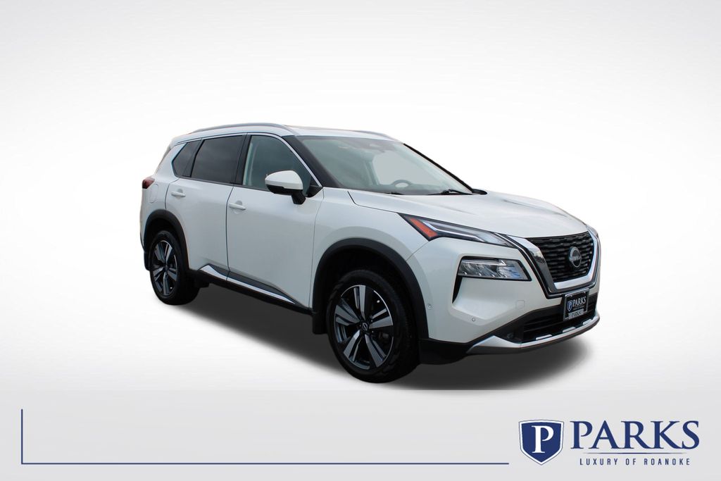2022 Nissan Rogue Platinum's photo