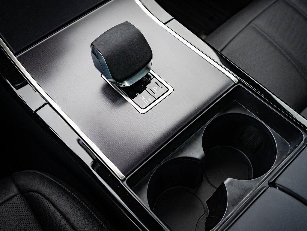 2026 Land Rover Range Rover Evoque Dynamic SE photo 30