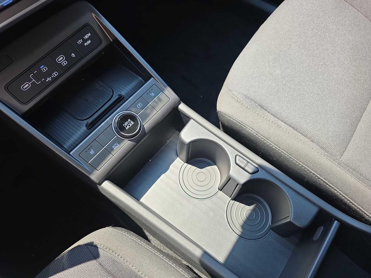 2025 Hyundai Kona SEL photo 13