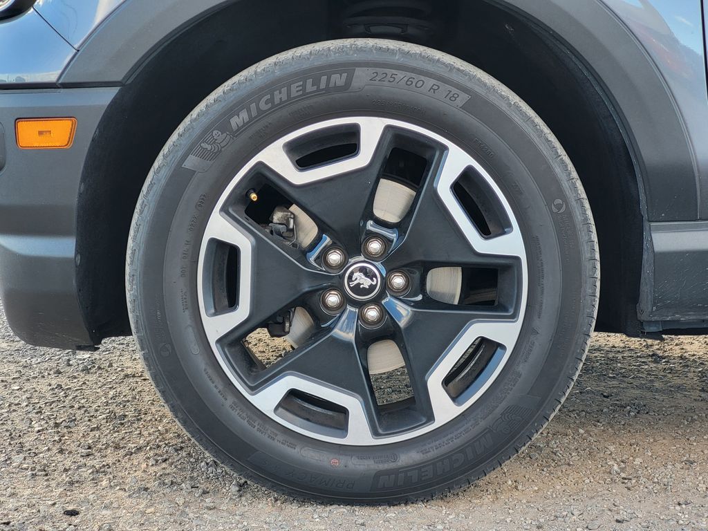 2022 Ford Bronco Sport Outer Banks photo 2