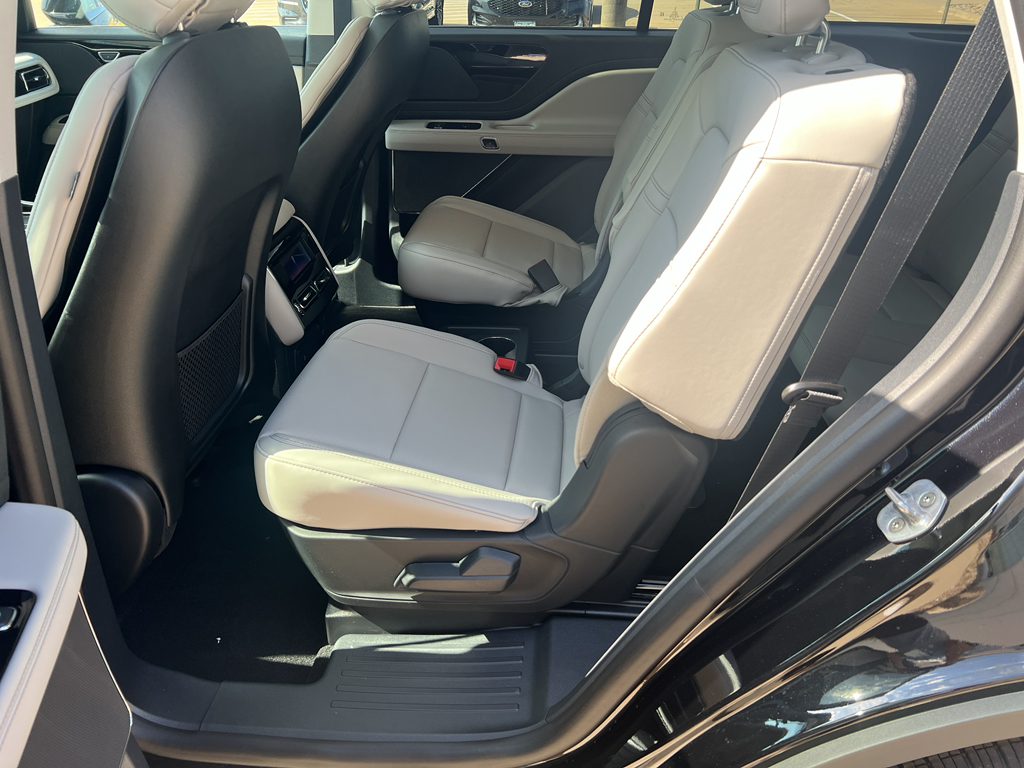 2025 Lincoln Aviator Premiere photo 37